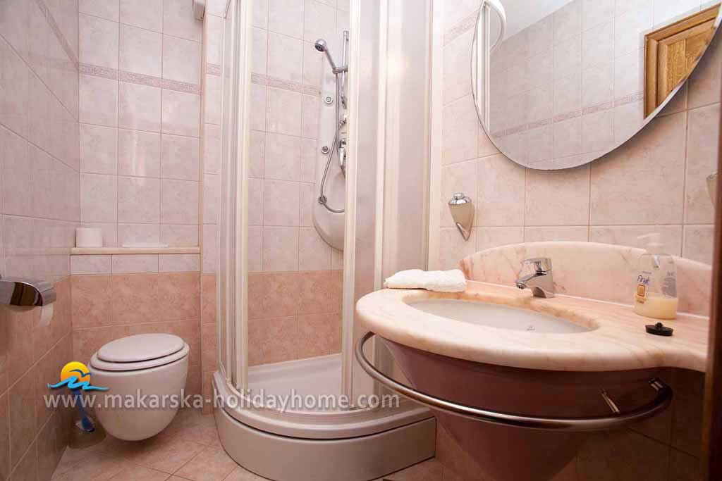 Bathroom with shower - Lägenhet Bekavac A5 / 32