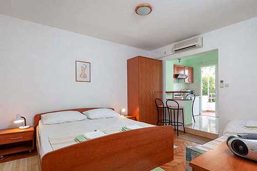 Apartmán pro dvě osoby v soukromém ubytování v Podgora Miko A3
